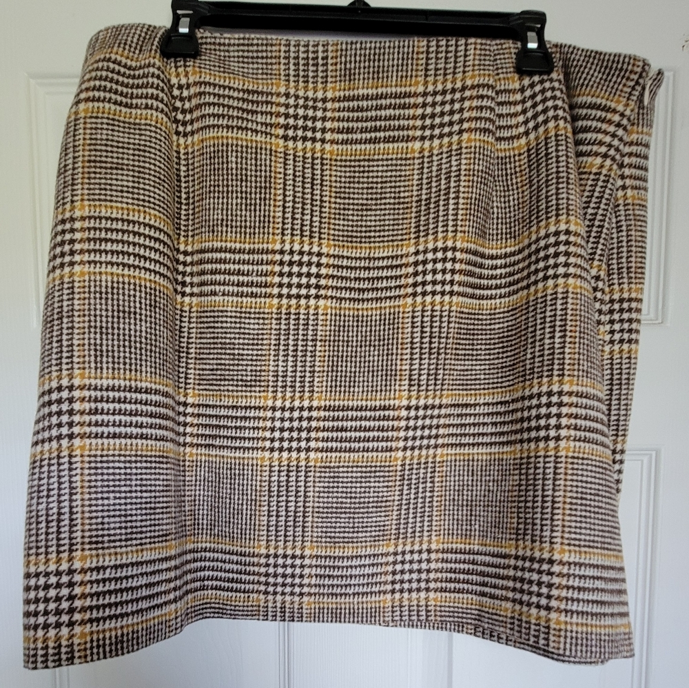 Brown preppy houdstooth plaid mini skirt